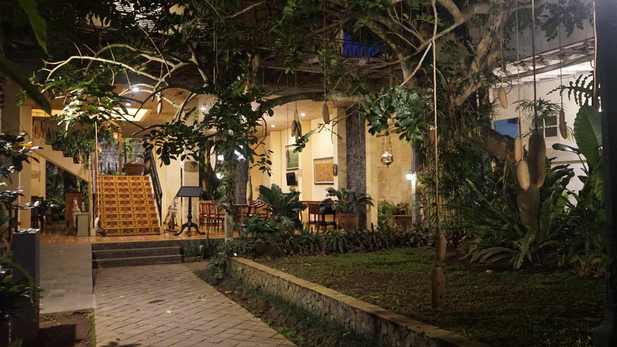 Kayu Arum Resort Салатіга Екстер'єр фото